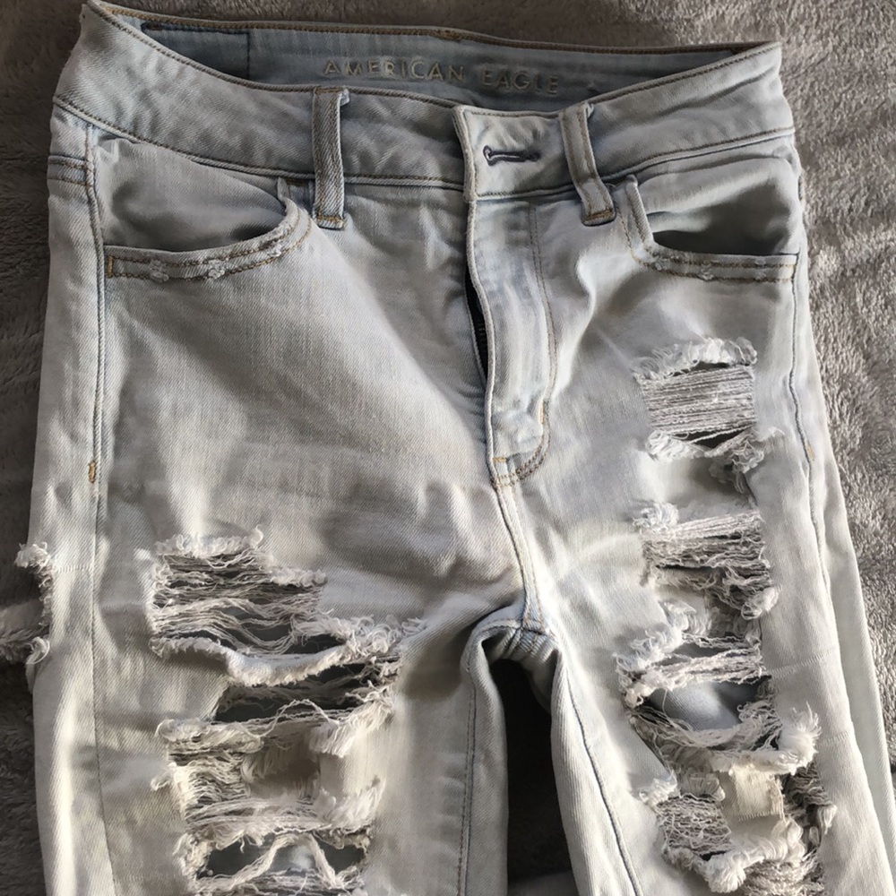 AMERICAN EAGLE- Light wash ripped jeans - Picture 2 of 5